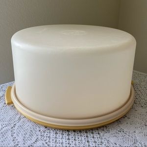 •Vintage• Tupperware “Harvest Gold” Large Travel Cake Carrier